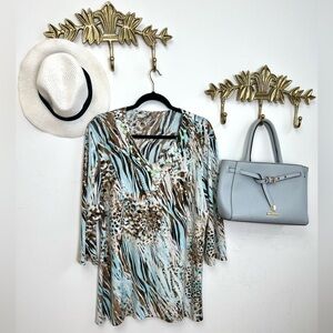 Animal print v neck with jewels L
